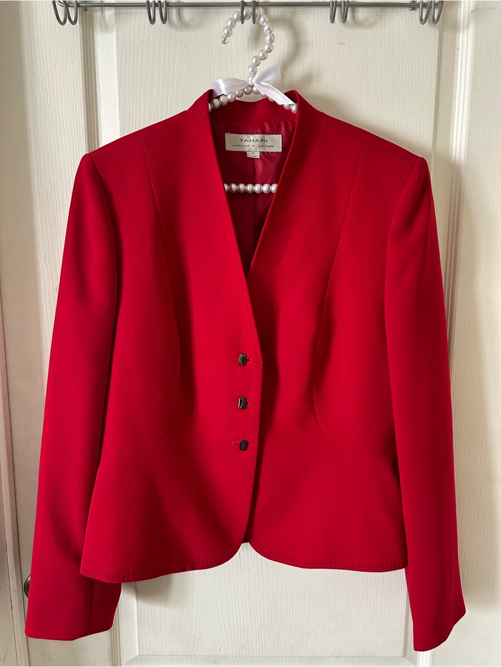 Tahari Arthur S. Levine Collarless V-Neck Design Vibrant Red Blazer Size 10